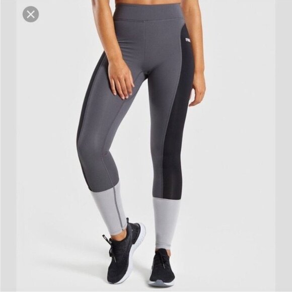 Gymshark Illusion Gray and Black High-Waisted Leggings Size Small - Picture 2 of 11